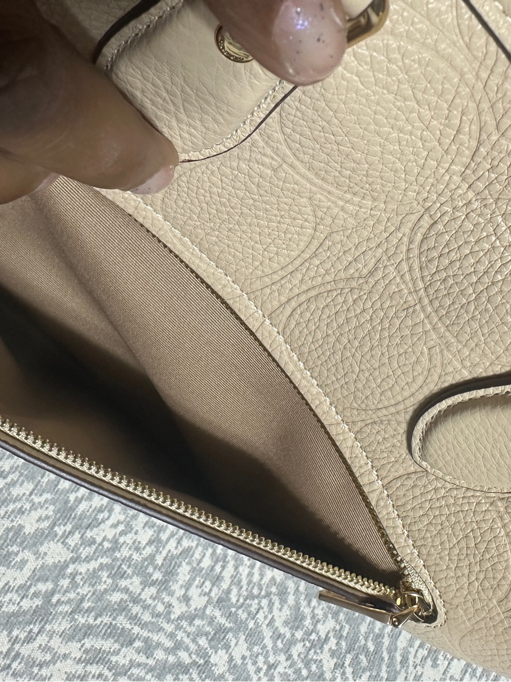 COACH Large Signature Leather Rowan - Picture 8 of 10